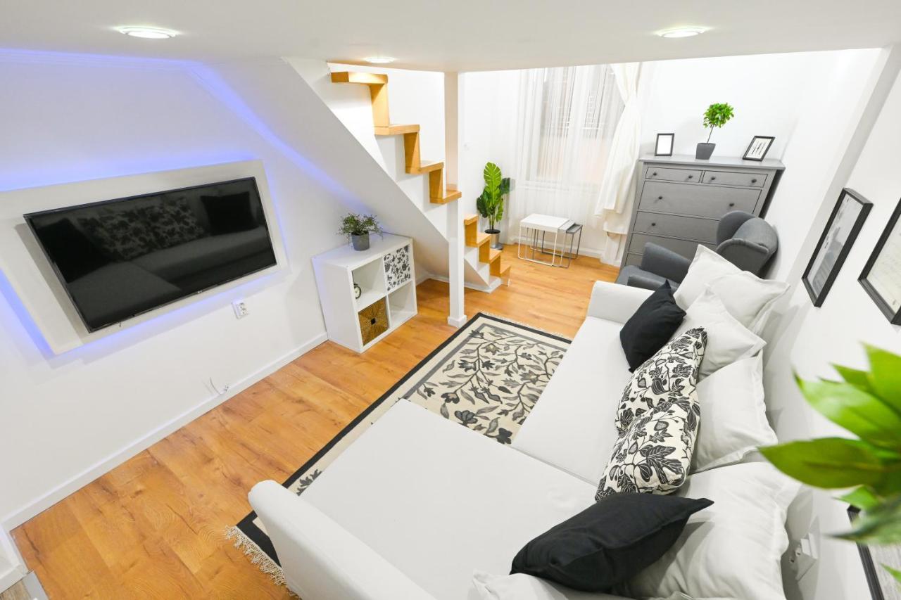 Charming Apartment In Damjanich Str., Lucas Budapest Exterior photo